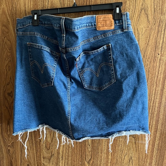 Plus size Levi denim skirt - Picture 2 of 2